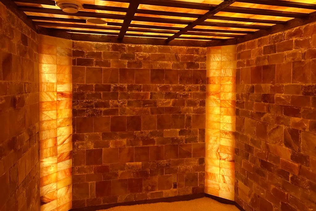 A fully backlit salt wall (flat tile)