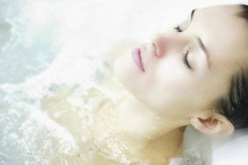 benefits-of-bathing-in-salt-water-select-salt