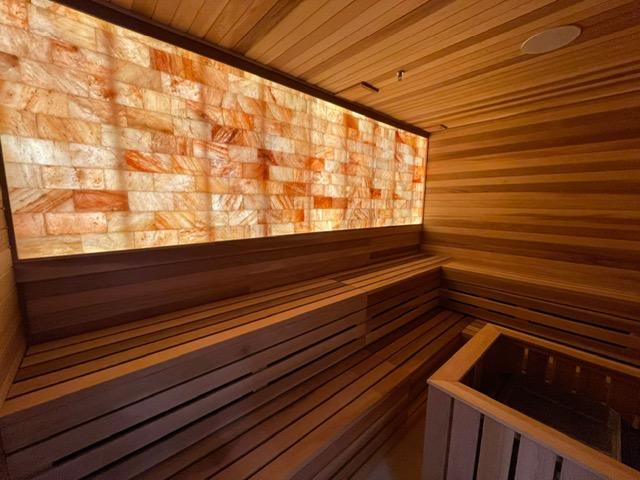 Himalayan Salt Sauna vs Traditional Sauna — What’s the Difference?